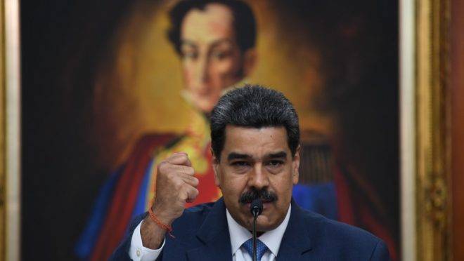 O ditador venezuelano Nicolás Maduro acusa Bolsonaro de arrastar o Brasil para conflito com Venezuela, em coletiva à imprensa internacional em Caracas, 14 de fevereiro de 2020