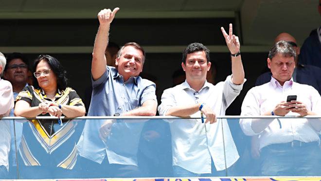 Bolsonaro e Moro assistem à Supercopa do Brasil 2020.