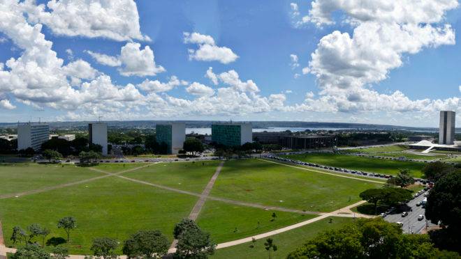 Concursos públicos estão travados no governo federal: aposta no estrangulamento do serviço público como forma de pressão
