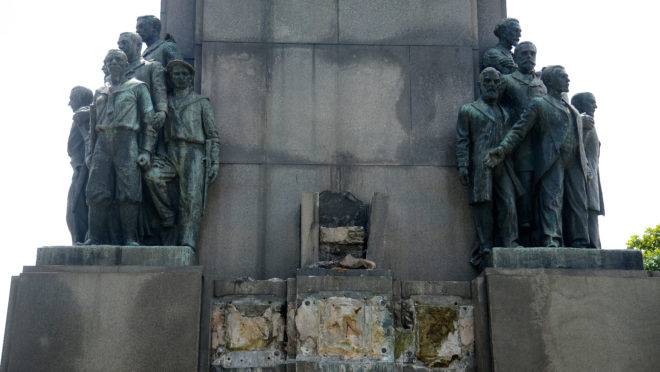 Estátua roubada ficava em monumento em homenagem ao Marechal Deodoro da Fonseca.