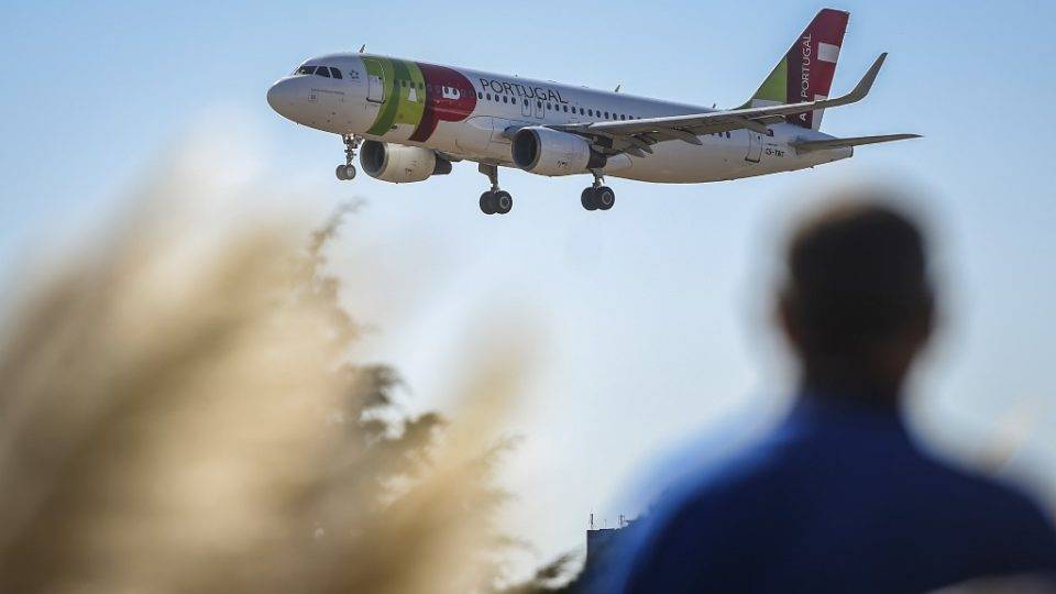 Após prender tio de Guaidó, Venezuela suspende operações da companhia portuguesa TAP Avião da companhia aérea portuguesa TAP. As operações da companhia foram suspensas por 90 dias na Venezuela