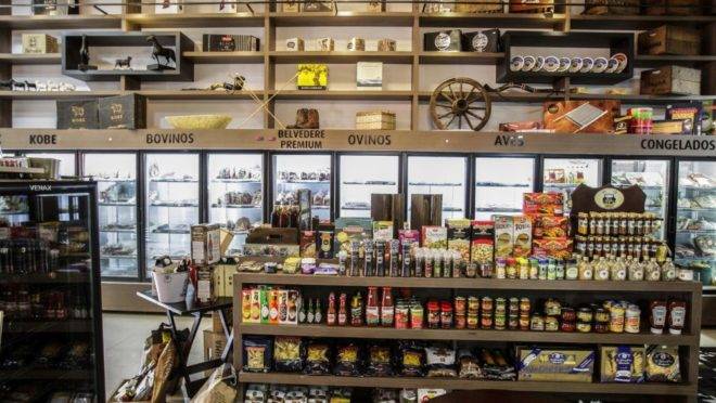 A tendência das boutiques de carnes vem crescendo intensamente desde 2014, e não dá sinais de que vai parar tão cedo. Uma delas, a Bull Prime, deve chegar a 15 unidades até 2022 Foto: Daniel Castellano/Gazeta do Povo.