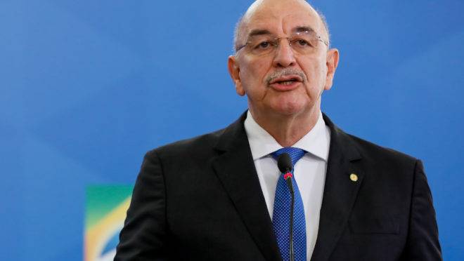 Osmar Terra vai reassumir o mandato de deputado federal, tornando-se mais um soldado de Bolsonaro no Congresso.