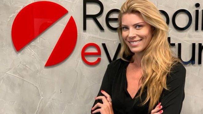 Caroline Strobel é advogada por formação e atua como operating partner.