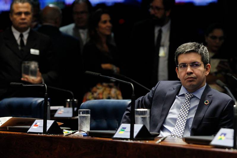 Governo quer barrar tentativa do Senado de criar novo Programa de Auxílio ao Emprego Randolfe Rodrigues