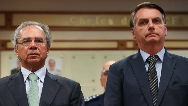 Jair Bolsonaro e Paulo Guedes (Brasília - DF, 20/02/2020) Assinatura do Protocolo de Intenções entre o Ministério da defesa e BNDES.