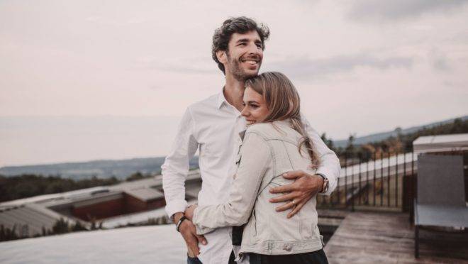 Da maturidade emocional depende, em grande parte, o sucesso do casamento como uma relação que fortalece o casal e lhe faz bem.