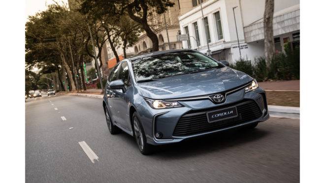 Toyota Corolla 2.0L Dynamic Force - nova geração do Corolla chega com novo motor flex a combustão 2.0L Dynamic Force, 15% mais potente e 9% mais eficiente do que a geração anterior