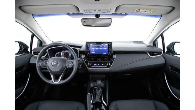 Toyota Corolla 2.0L Dynamic Force - interior renovado aprimorou características fundamentais do veículo com formas simples, mas elegante