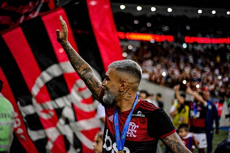 Gabigol celebra após mais um título do Flamengo. Crédito: Instagram/Flamengo Gabigol celebra após mais um título do Flamengo. Crédito: Instagram/Flamengo
