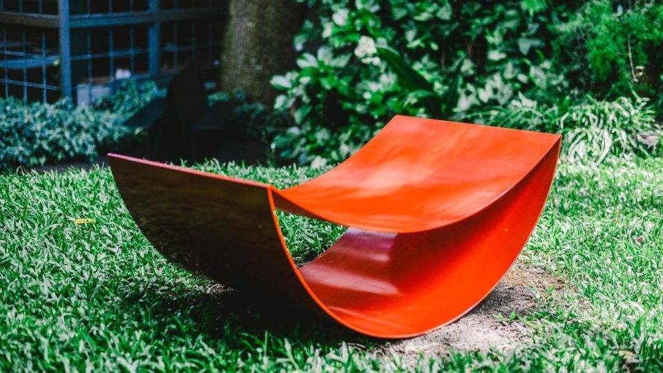 Campanha arrecada peças de design para leilão em prol de comunidades carentes; veja como participar Até mesmo a Jaime Lerner Design já doou uma peça criada pelo arquiteto para o leilão. Foto: Jaime Lerner Design/Divulgação