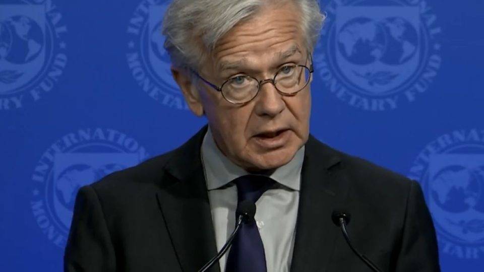 Gerry Rice, diretor de comunicação do FMI, prevê queda no crescimento mundial da economia