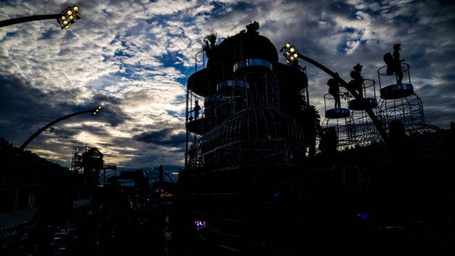 O desfile começou com o dia já amanhecendo | Paulo Pinto/Fotos Públicas