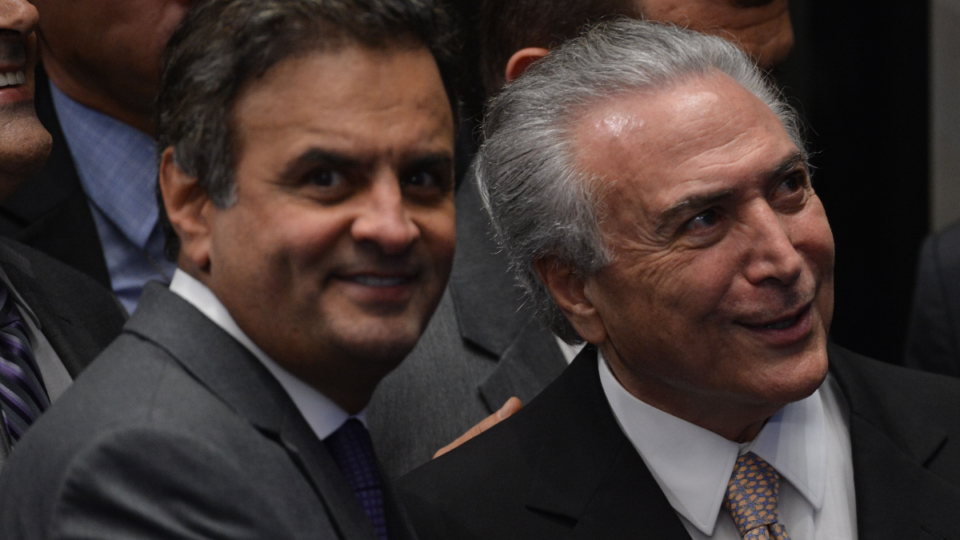 Não existe “Imprensa Golpista”. Existe a imprensa que cumpre seu papel Aécio Neves (PSDB) e Michel Temer (PMDB): protegidos pela imprensa? Essa não cola mais | Fabio Rodrigues Pozzebom/Agência Brasil