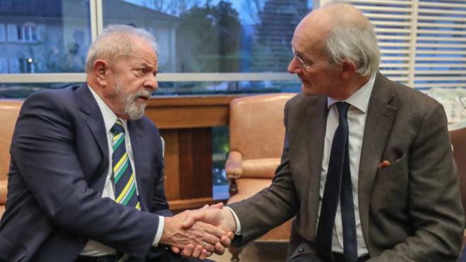Lula e o pai de Julian Assange.