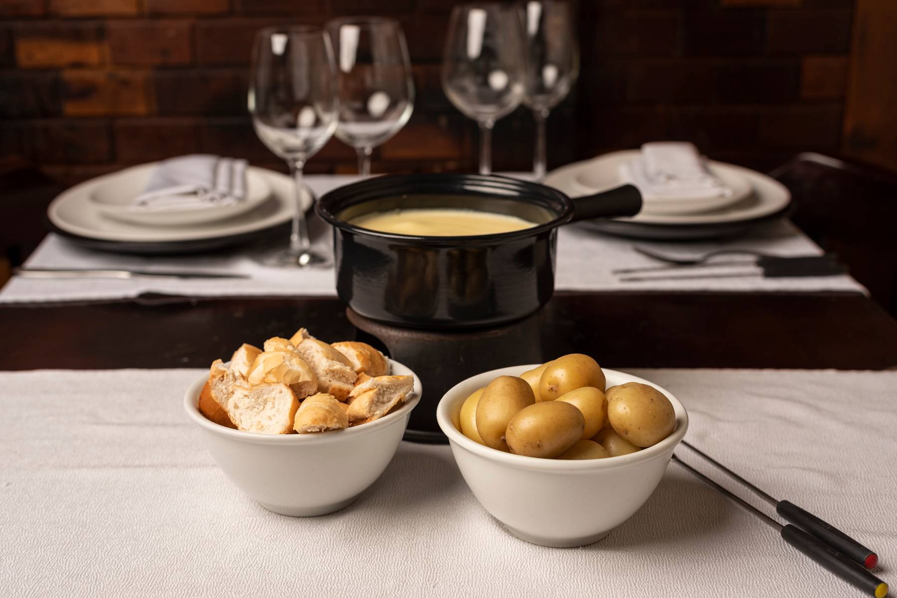 Fondue para o jantar na segunda? O Festival Bom Gourmet tem algumas opções como esta, do Petit Château Restaurante. Fondue para o jantar na segunda? O Festival Bom Gourmet tem algumas opções como esta, do Petit Château Restaurante.