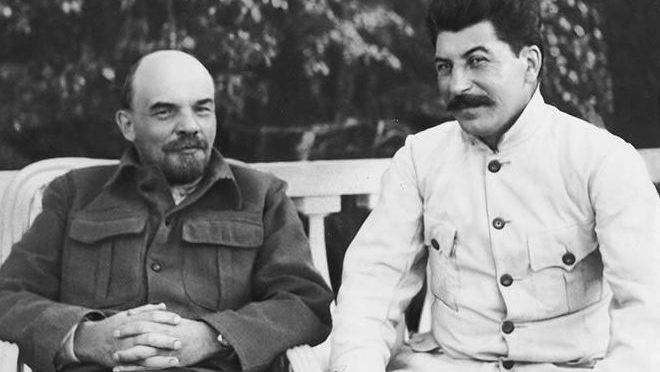 Lenin e Stalin em Nijni Novgorod.