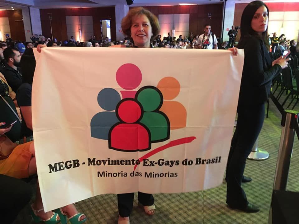 Miriam Fróes, líder do Movimento dos Ex-gays do Brasil, diz que a espiritualidade pode conter impulsos homossexuais.