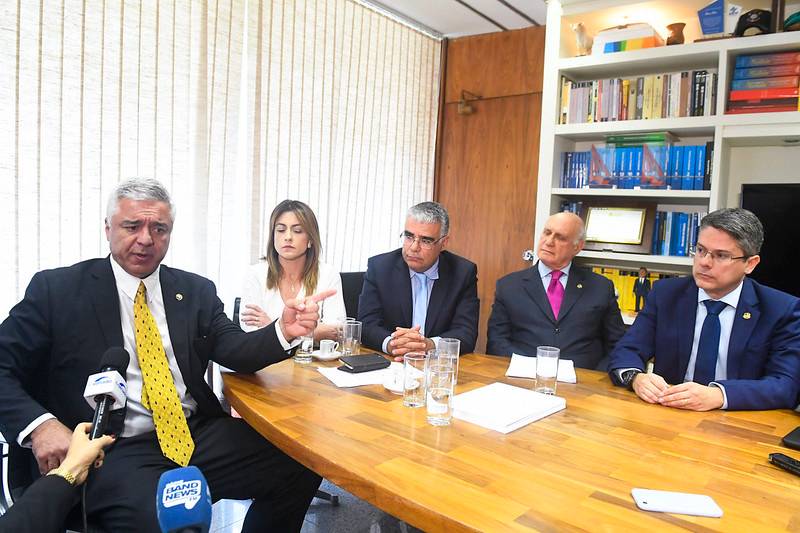 “Muda, Senado” anuncia obstrução e voto contra PLNs do orçamento Integrantes do grupo “Muda, Senado”