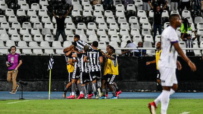 Botafogo venceu por 1 a 0 no Nilton Santos.