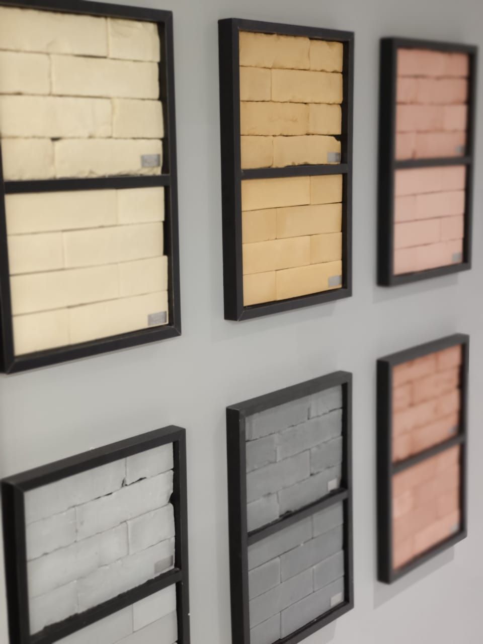 A Palazzo Revestimentos traz tijolos cimenticios em sete opções de cores com texturas lisas e rústicas. Fotos: Luan Galani / HAUS. A Palazzo Revestimentos traz tijolos cimenticios em sete opções de cores com texturas lisas e rústicas. Fotos: Luan Galani / HAUS.