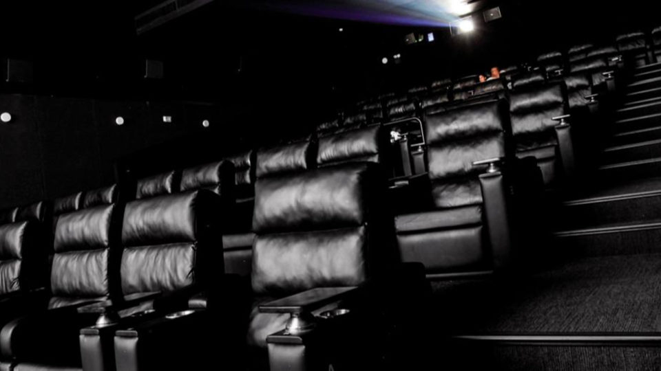 Sozinho no cinema: explosão nos ouvidos e arrependimento | Daniel Castellano/Gazeta do Povo