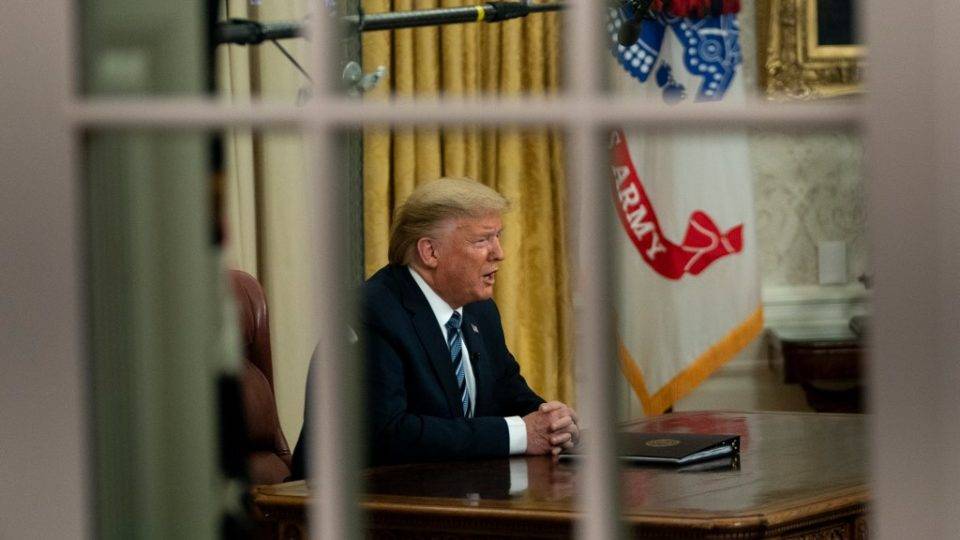 Trump anuncia suspensão de viagens da Europa para os Estados Unidos Trump anuncia suspensão de viagens da Europa para os Estados Unidos