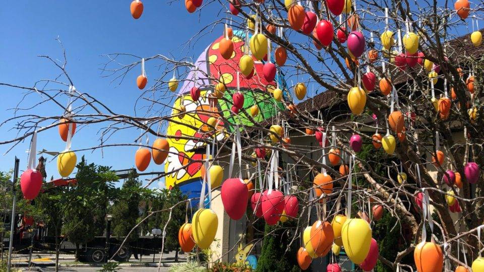 Ovo de 15 metros e atrações gastronômicas marcam a festa da Páscoa de Pomerode Ovo de 15 metros decorado por Romero Britto é uma das atrações da Festa da Páscoa de Pomerode. Foto: Jonatan Glatz/Divulgação