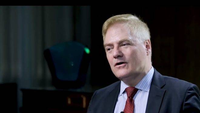 Tom Palmer falou de liberalismo econômico e da importância do Estado de Direito para a economia de mercado e uma sociedade livre.