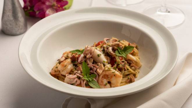 Um clássico, o Spaghetti de Frutos do Mar do Terra Madre Ristorante tem massa longa e ragu com delícias marinhas.