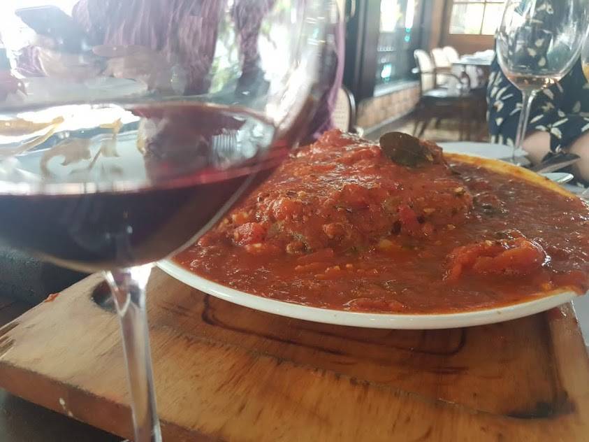 O complexo Los Ocho harmonizou perfeitamente com os dois tipos de carne propostos no almoço. O complexo Los Ocho harmonizou perfeitamente com os dois tipos de carne propostos no almoço.