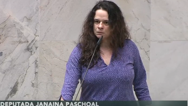 A deputada Janaina Paschoal em fala na sessão desta segunda (16) na Alesp.