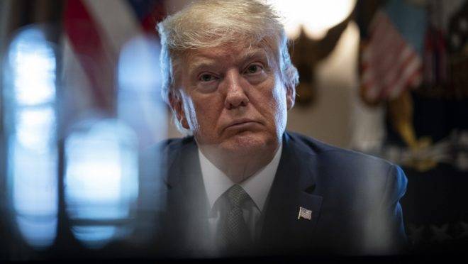 Donald Trump pretende que os Estados Unidos estejam “reabertos” na Páscoa, em meados de abril.