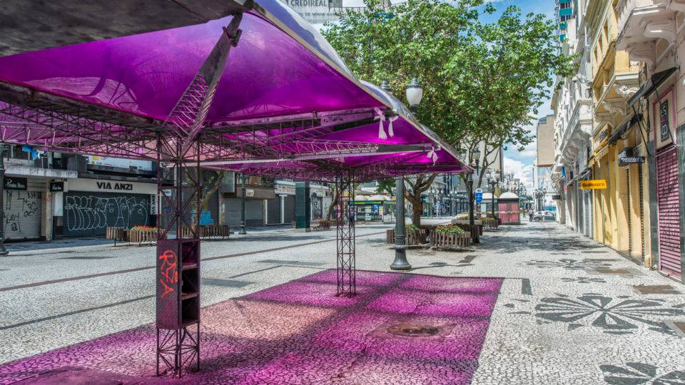 Segurança para gerar responsabilidade Centro de Curitiba vazio com a quarentena.