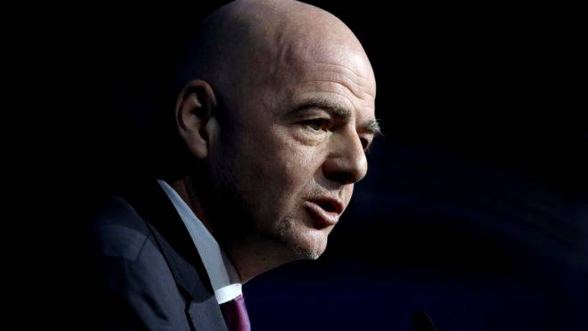 Gianni Infantino, presidente da Fifa, espera que a situação melhore em Abril