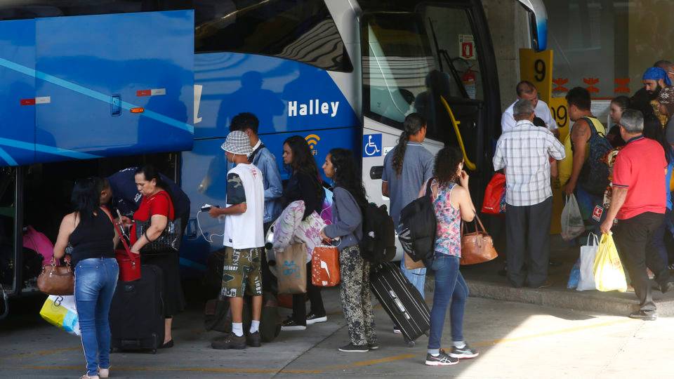 Movimento na Rodoferroviária de Curitiba