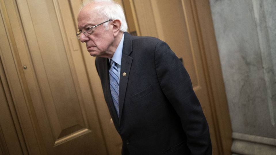 Sanders pede que Trump retire sanções ao Irã por causa do coronavírus bernie sanders Irã coronavírus