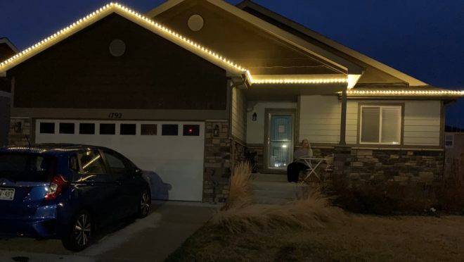 Moradora do Colorado, Gwendolyn Anderson compartilhou a imagem de sua casa com a legenda “Ainda há luz e vida no mundo”.