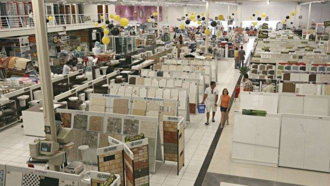 Lojas de materiais de construção e revestimentos podem manter atividades, mas precisam manter atenção à higiene.