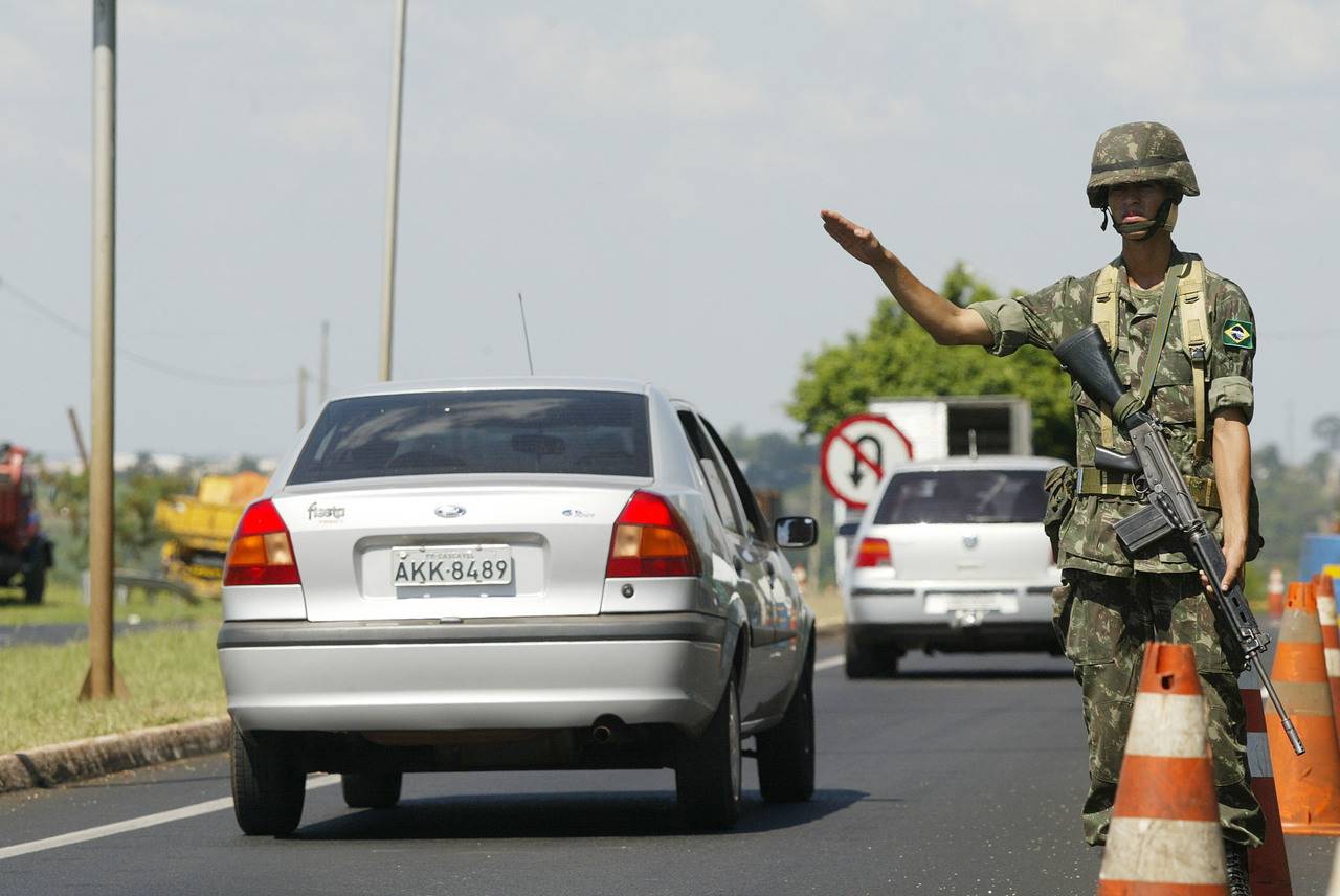 Fechamento da fronteira com o Uruguai não impede trânsito de cargas.