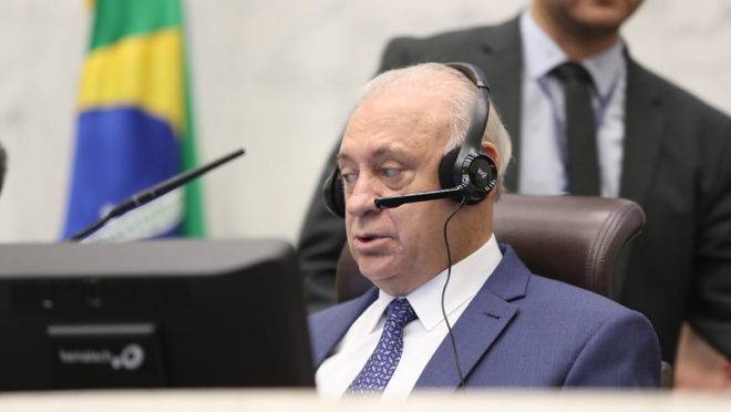 Presidente da Assembleia Legislativa, Ademar Traiano, conduz a segunda sessão “virtual” da Casa, nesta quarta-feira (24)