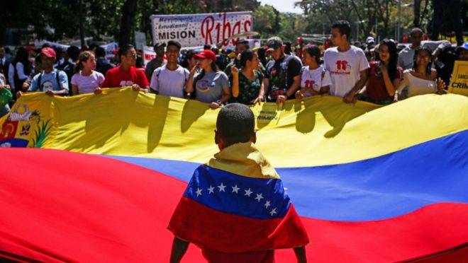 Apoiadores de Nicolás Maduro participam de manifestação em Caracas, em 10 de março.