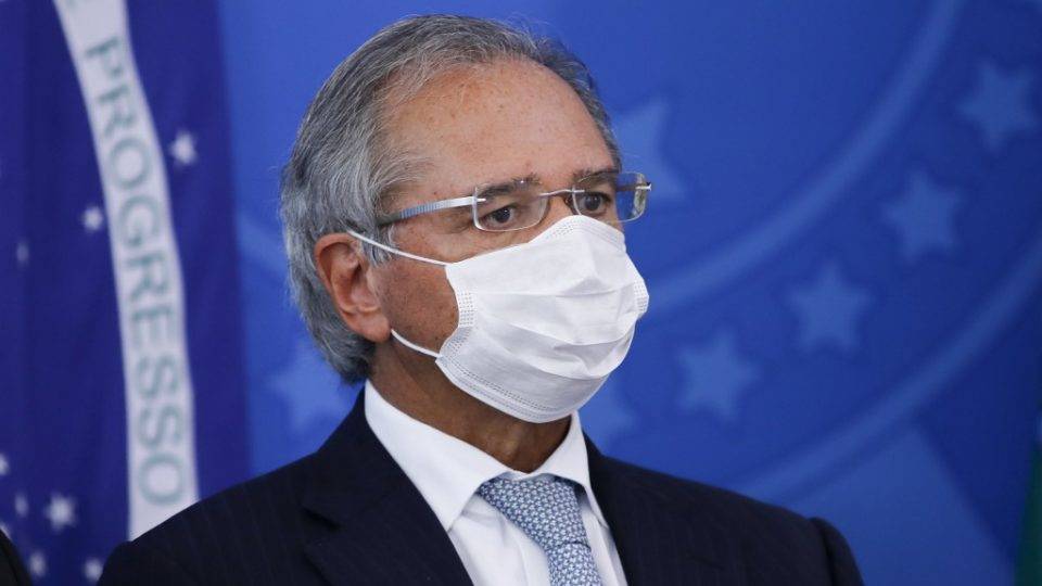 Governo admite que Brasil não sairá mais do vermelho na atual gestão Bolsonaro paulo-guedes-ministro