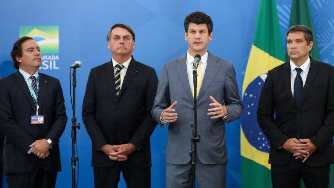Os presidentes da Caixa, Pedro Guimarães; da República, Jair Bolsonaro; do BNDES, Gustavo Montezano; e do Banco Central, Roberto Campos Neto.
