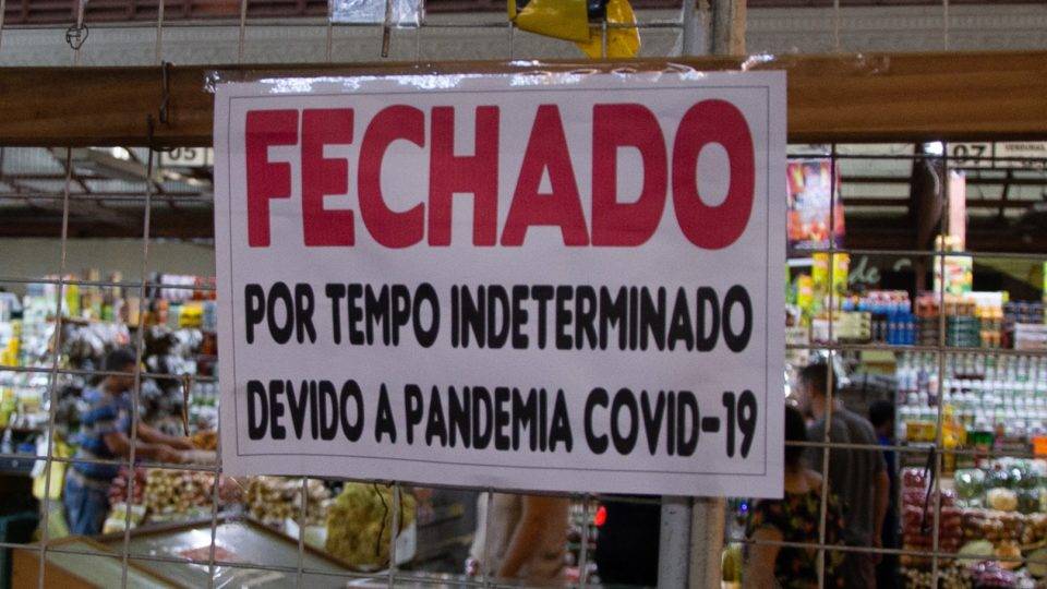 O que fazer para amenizar os efeitos do coronavírus na economia? Ampliar e direcionar o crédito e assistir os mais pobres são algumas das sugestões.