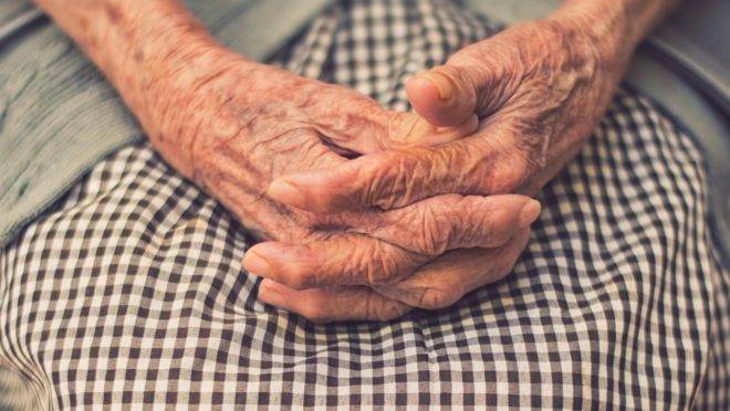 Mais de 20 mil argentinos se cadastram em programa que ajudará idosos durante quarentena
