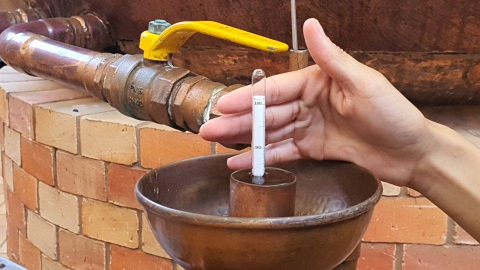 Produção de álccool 70% na Porto Morretes