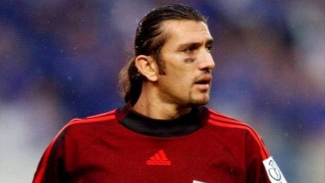 Rustu Recber marcou época no futebol turco