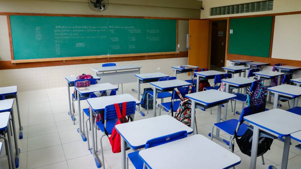 Diretores e funcionários de escolas estaduais podem ser convocados para plantões Governador Carlos Massa Ratinho Junior entrega a nova sede do Colégio Estadual Bandeirantes, em Campina Grande do Sul e libera recursos para pavimentação de ruas da cidade – Campina Grande do Sul, 13/02/2020 – Foto: Rodrigo Félix Leal/AEN