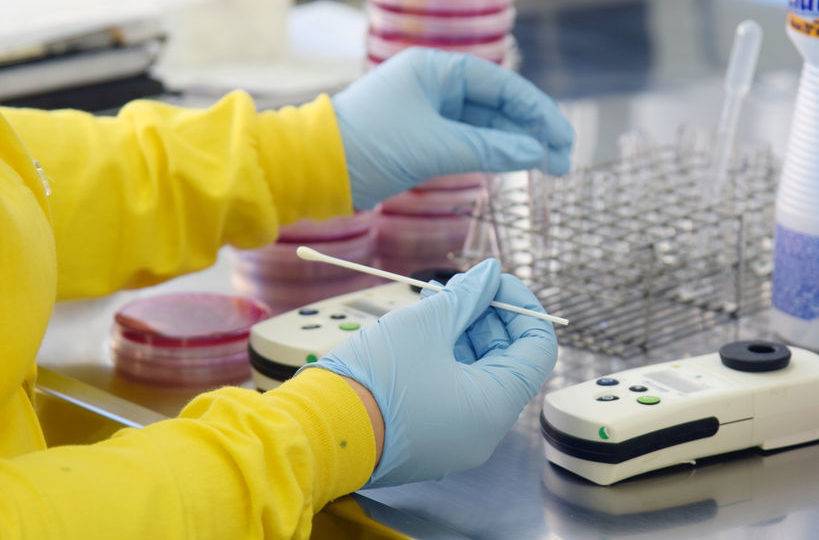 Curitiba registra 9 novos casos de coronavírus; 7 deles estão internados Novo coronavírus se aproxima da marca de 1 milhão de infectados no mundo: busca pela cura é desafio para a ciência.